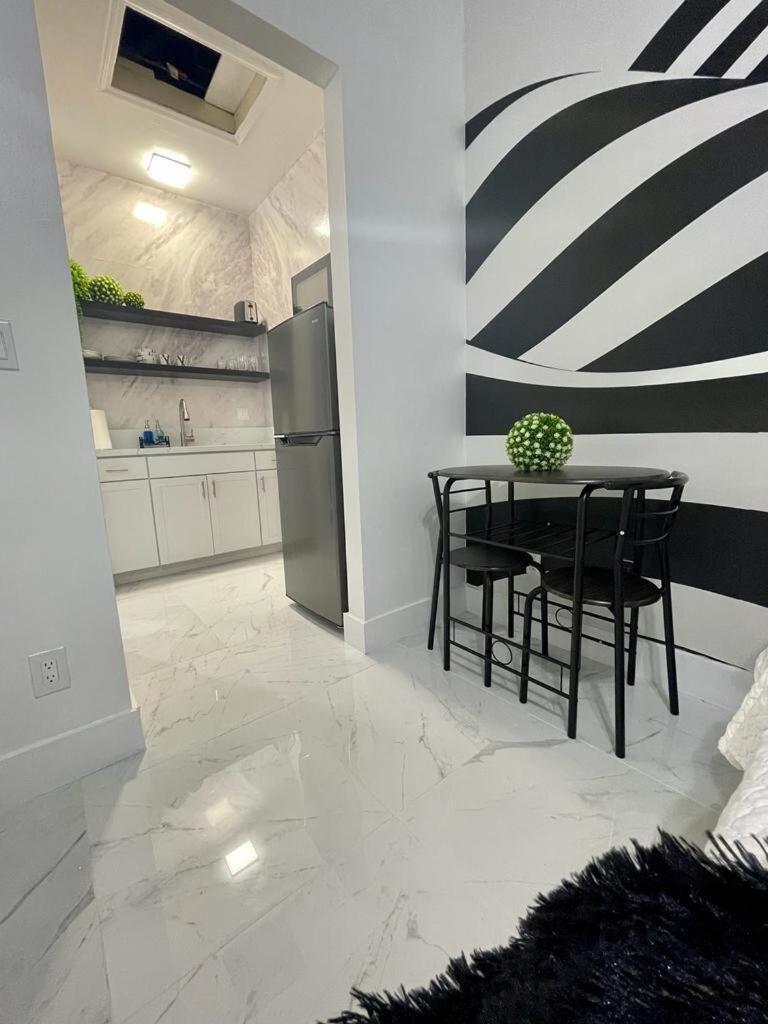 Cozy Studio, Prime Location, Remodeled, 1 Parking เวสต์ปาล์มบีช ภายนอก รูปภาพ